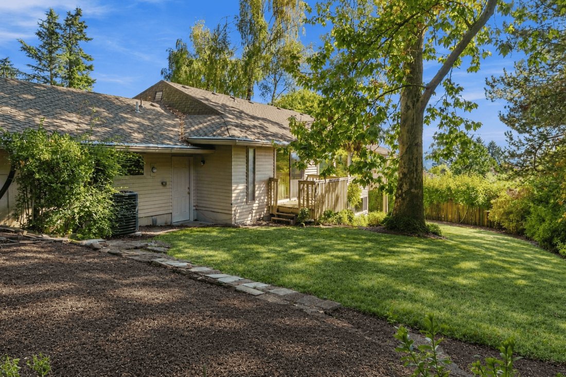 House in Lake Oswego, Oregon, United States 3 - 18932898