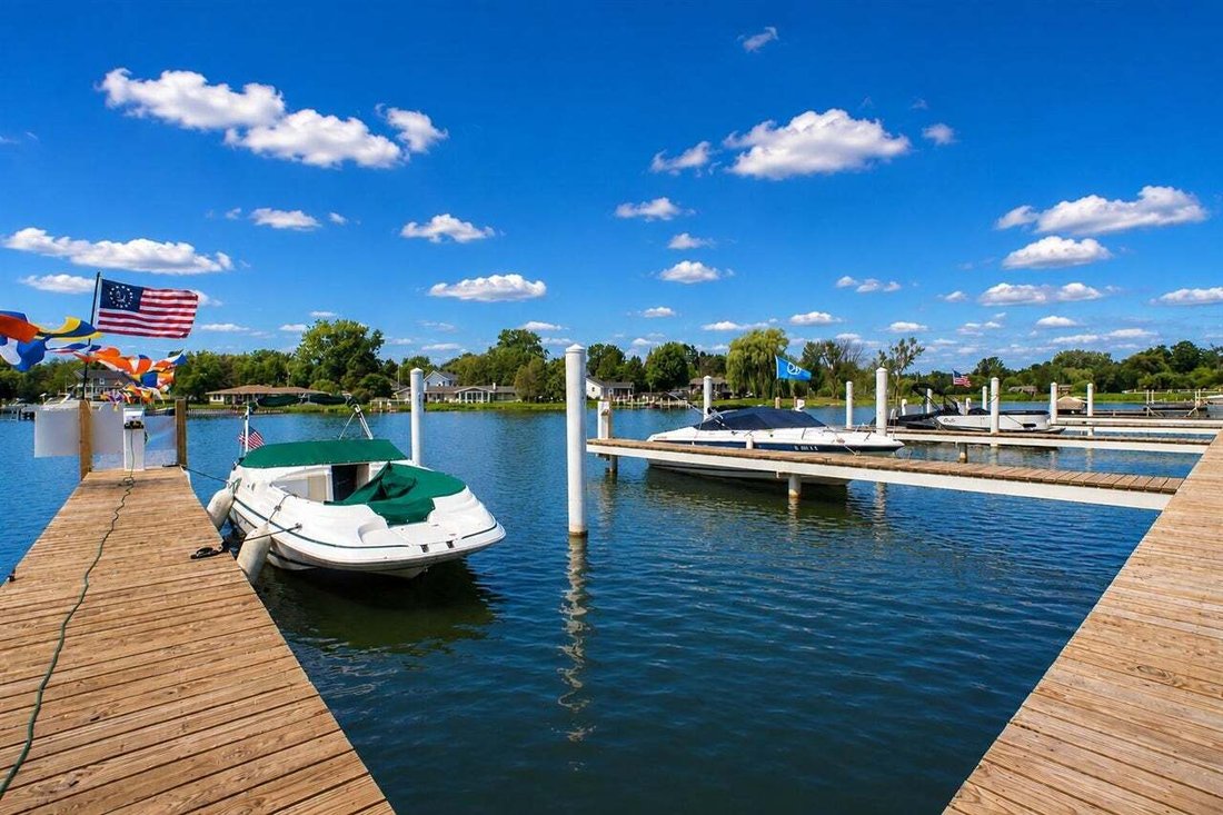 Condo in Fruitport Charter Township, Michigan, United States 5 - 18935057
