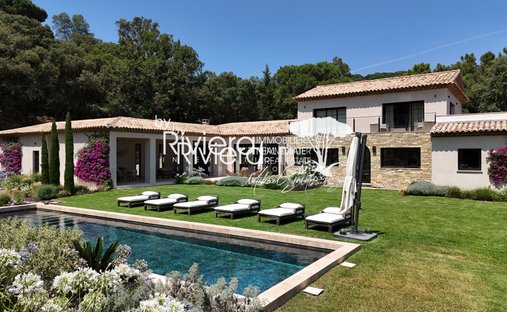 Estate in La Croix-Valmer, Provence-Alpes-Côte d'Azur, France 1