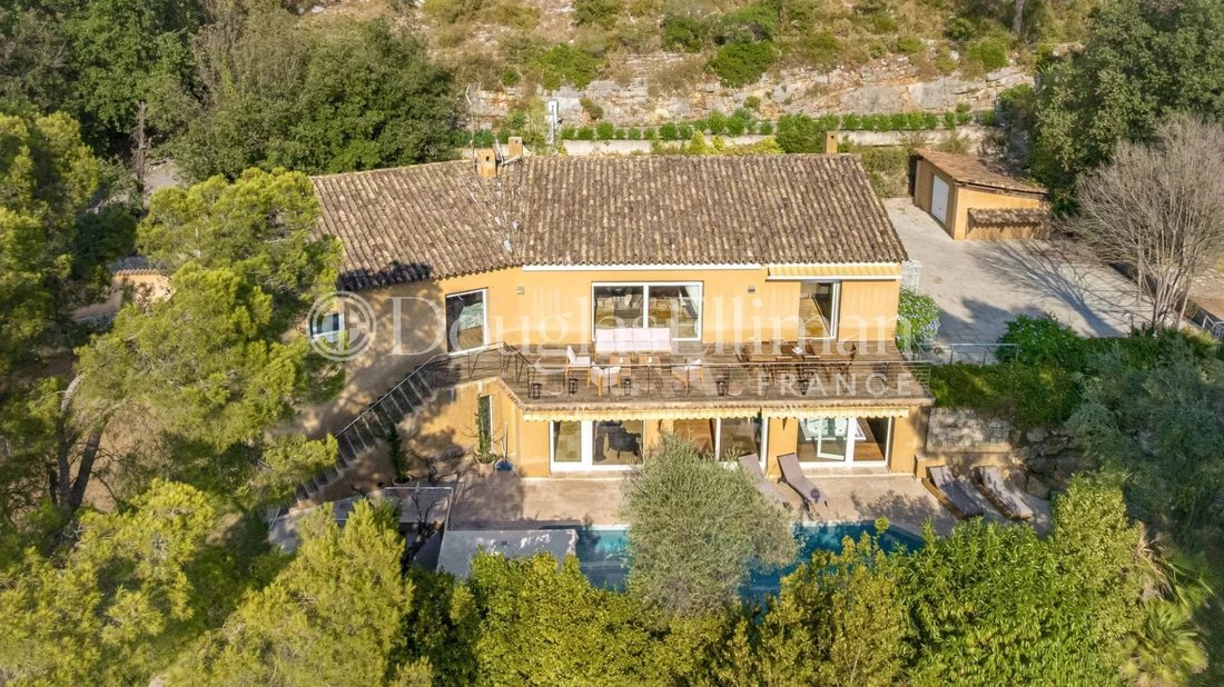 Villa in Sud, Roquefort-les-Pins, France 1 - 18675125