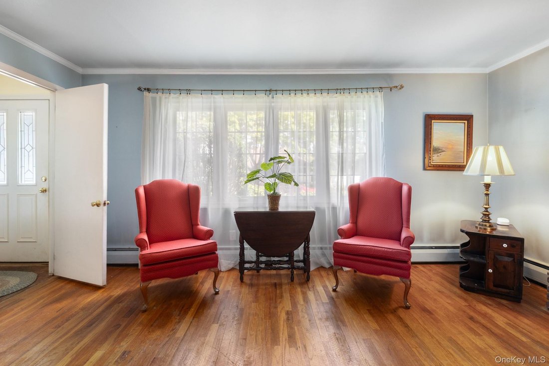 House in West Babylon, New York, United States 4 - 18935606