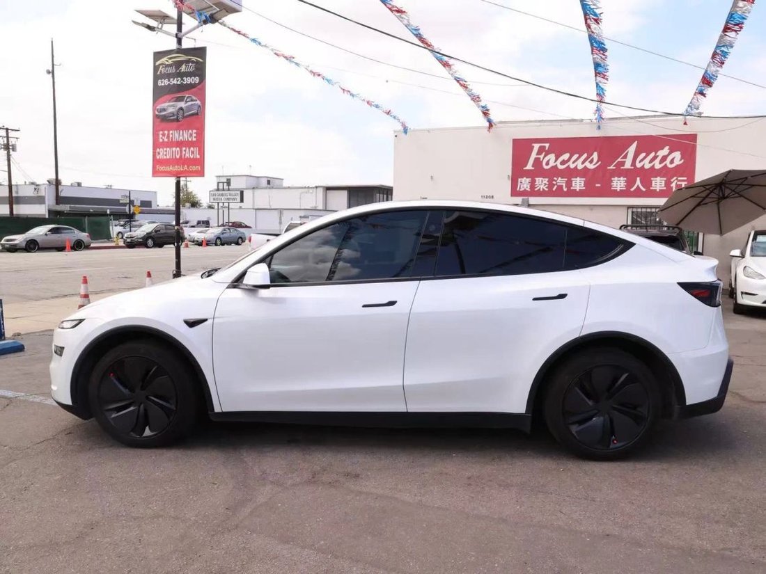 Suv in El Monte, CA, United States 3 - 18932477