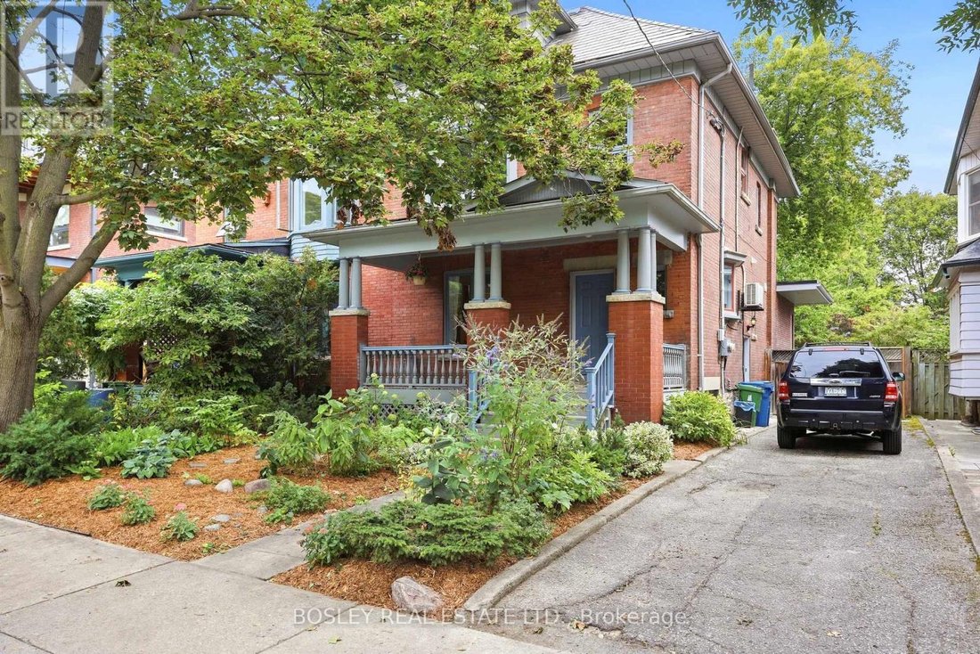 House in Toronto, Ontario, Canada 2 - 18936247