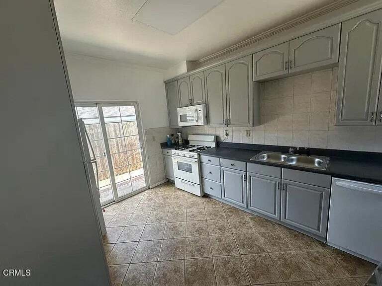 Thousand Oaks, California, United States 5 - 18934680