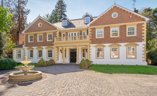 House in Sunninghill, England 1