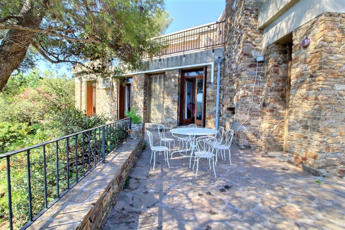 House in Nord Est, Bormes-les-Mimosas, France 4 - 18935362