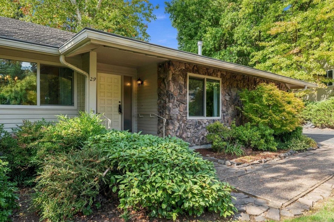 House in Lake Oswego, Oregon, United States 2 - 18932898