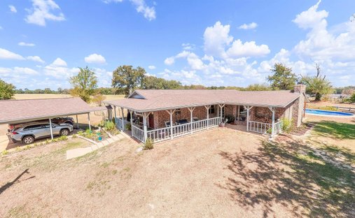 House in Pittsburg, Texas, United States 1
