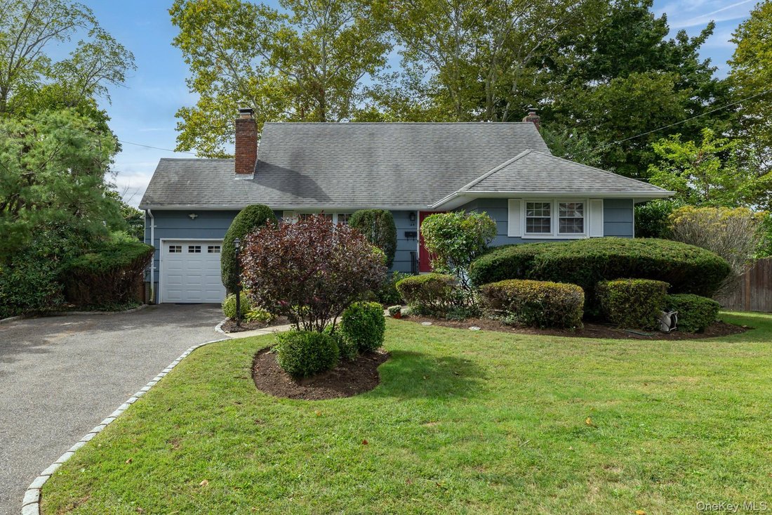 House in West Babylon, New York, United States 2 - 18935606