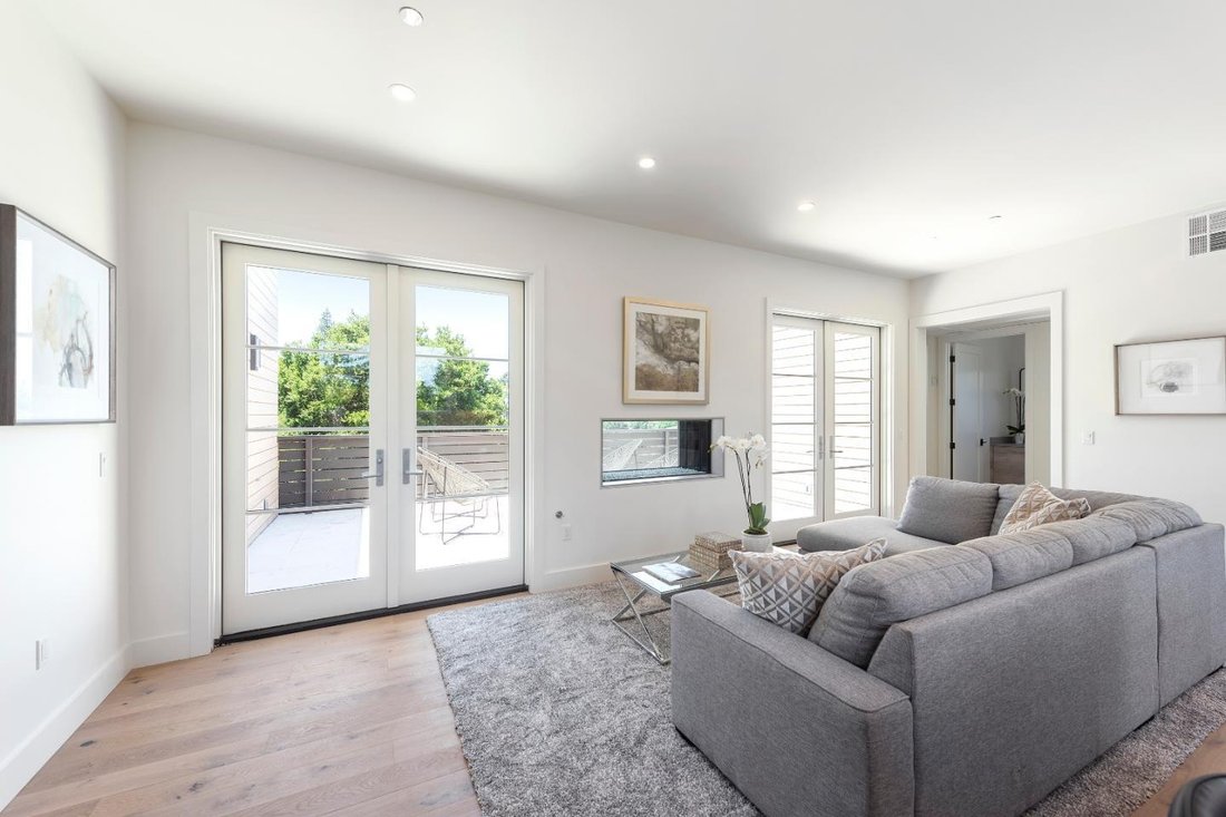 Menlo Park, California, United States 2 - 18933927