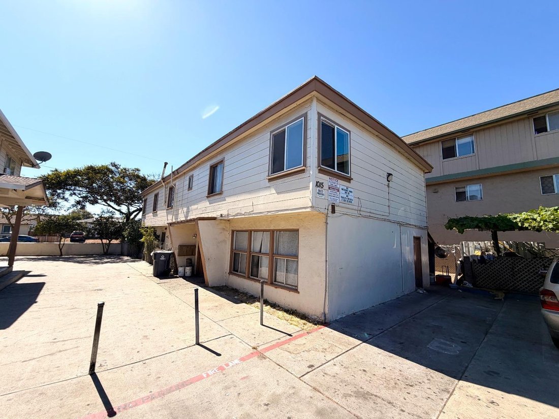 Salinas, California, United States 4 - 18933940