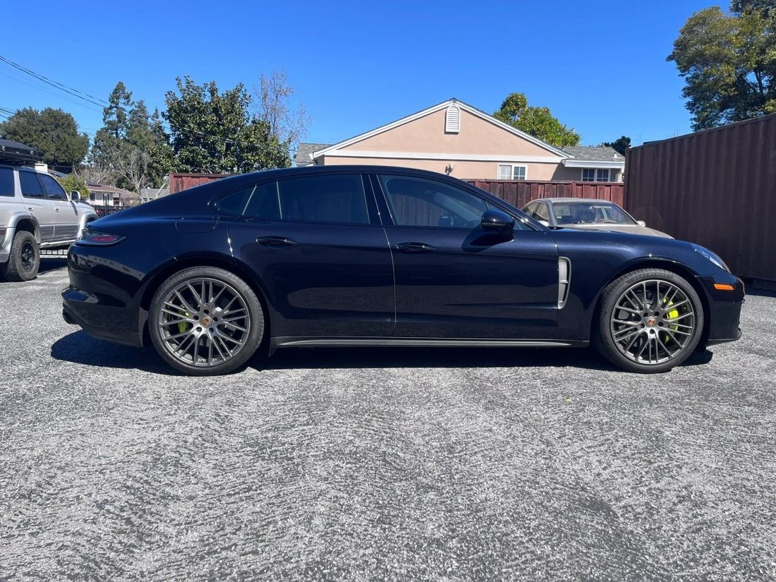 Sedan in Redwood City, CA, United States 5 - 18932607