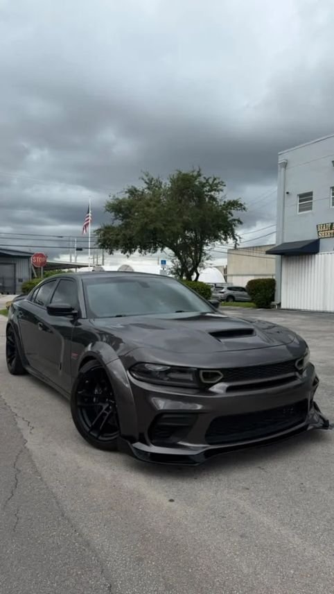 Sedan in Miami, FL, United States 1 - 18932342