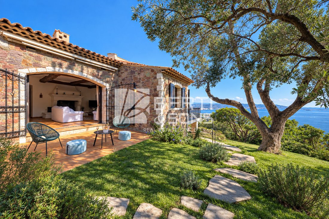 Villa in Théoule-sur-Mer, Provence-Alpes-Côte d'Azur, France 2 - 18932663
