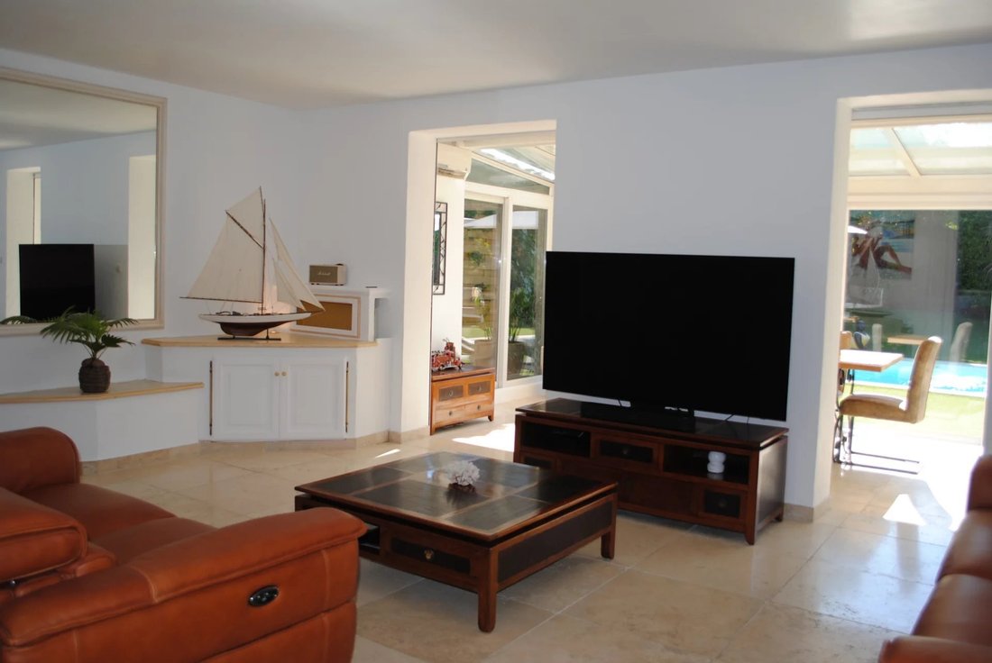 House in Les Combes, Antibes, France 2 - 18933970