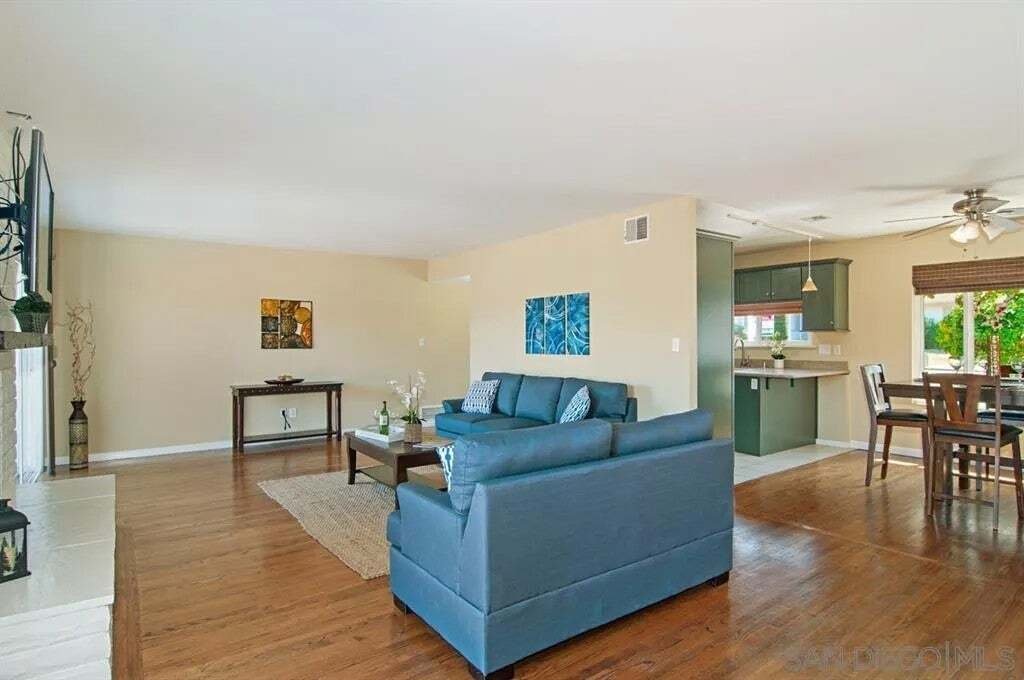 San Diego, California, United States 5 - 18934624