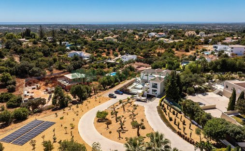 Villa in Loule (Sao Clemente), Algarve, Portugal 1