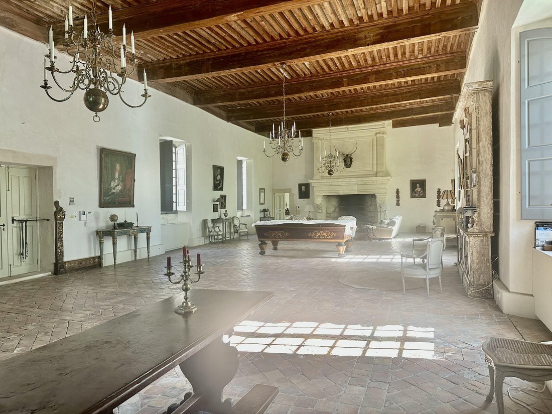 Estate in Uzès, Occitania, France 1 - 17721410