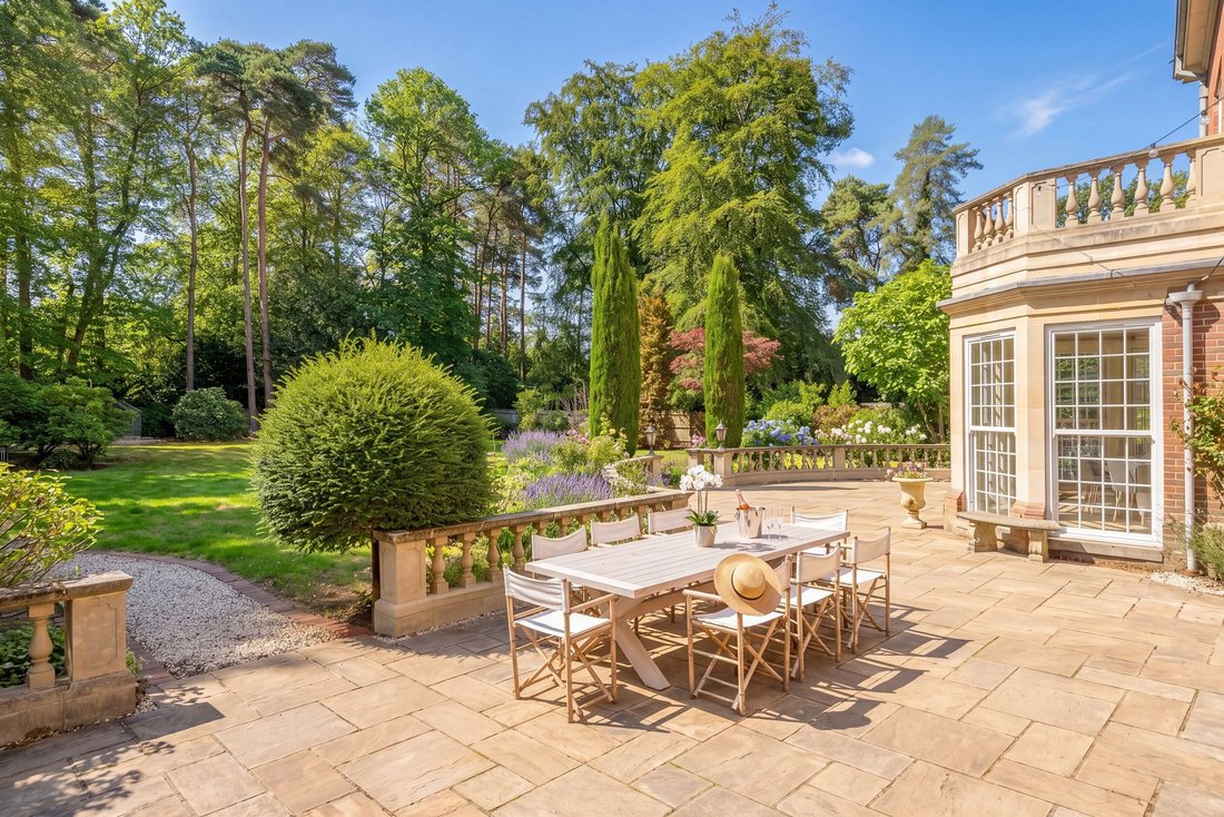 House in Sunninghill, England 2 - 18933966