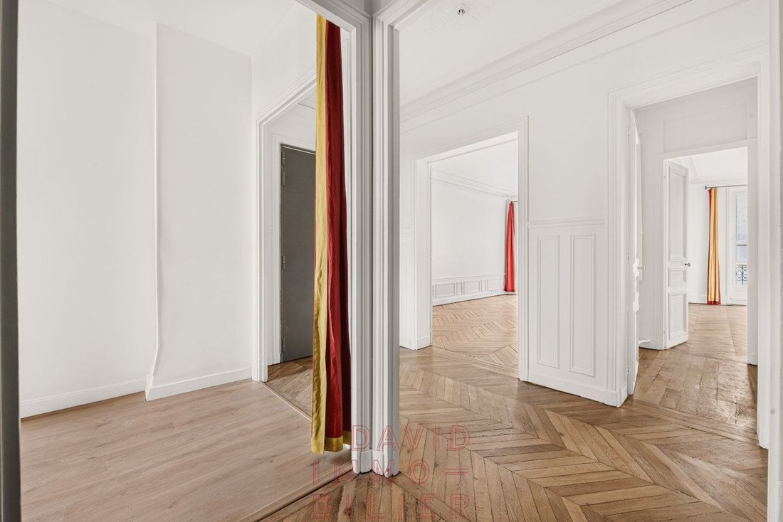 Apartment in Lorette-Martyrs, Paris 9e Arrondissement, Paris 5 - 18932022