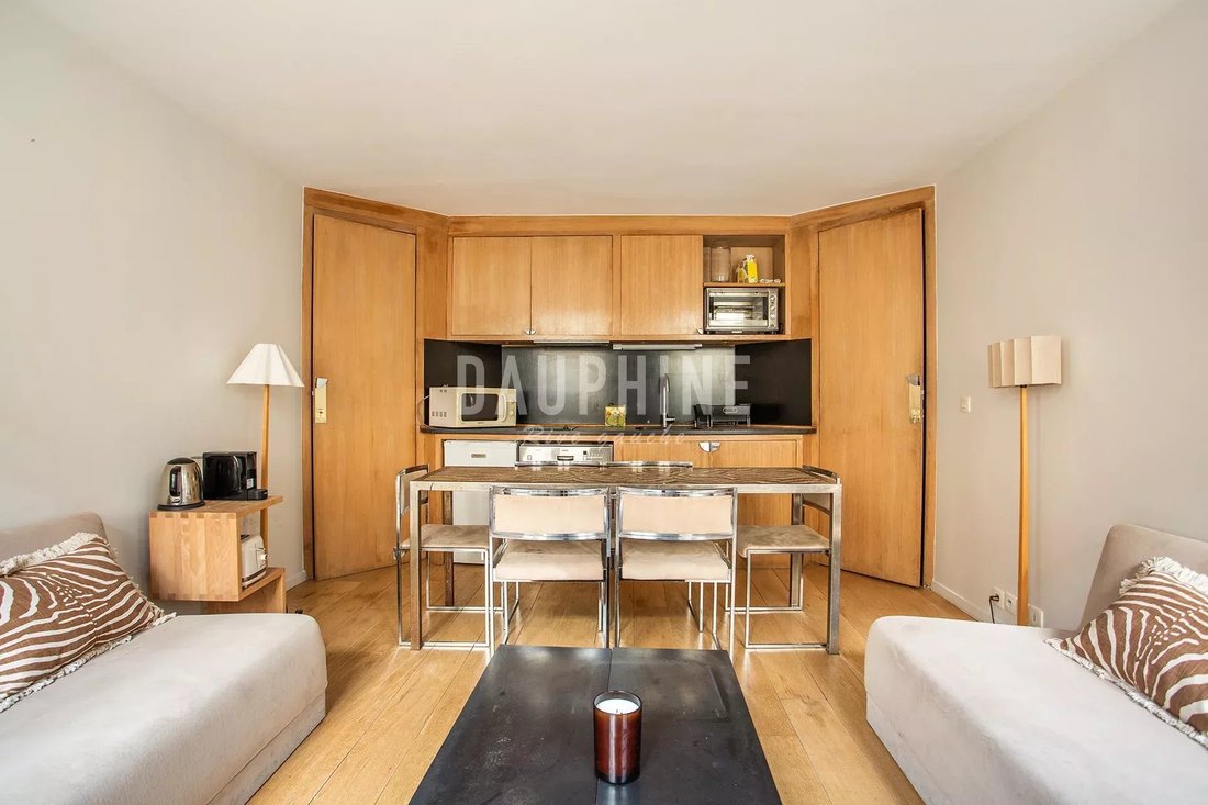Apartment in Triangle d'Or, Paris 8e Arrondissement, Paris 3 - 18933935