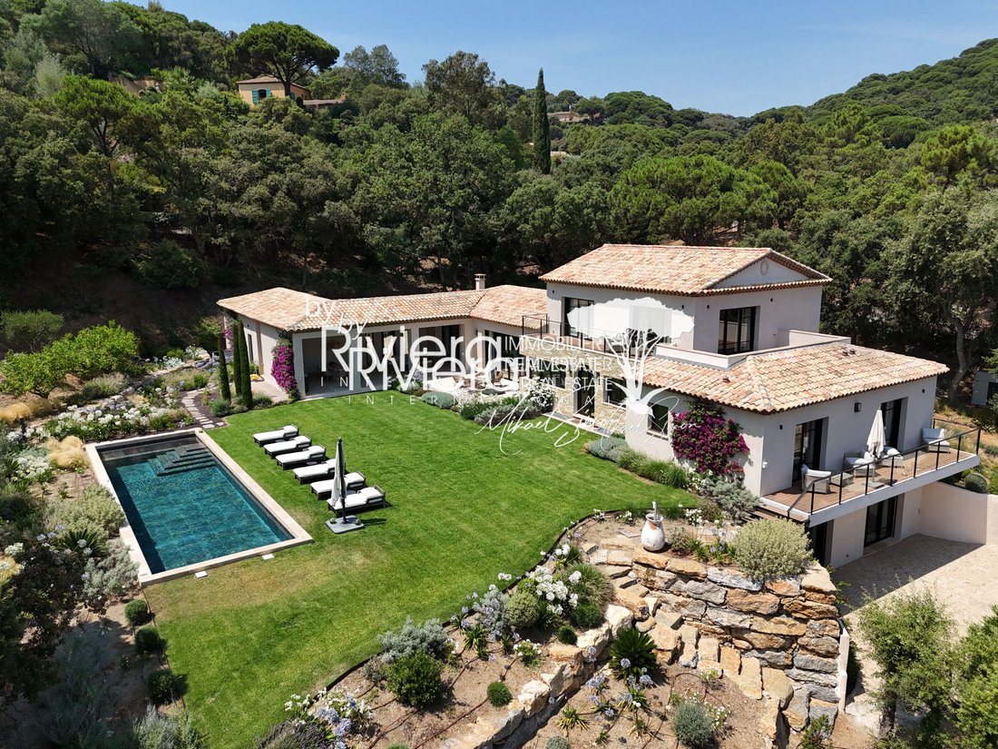 Estate in La Croix-Valmer, Provence-Alpes-Côte d'Azur, France 2 - 18931997