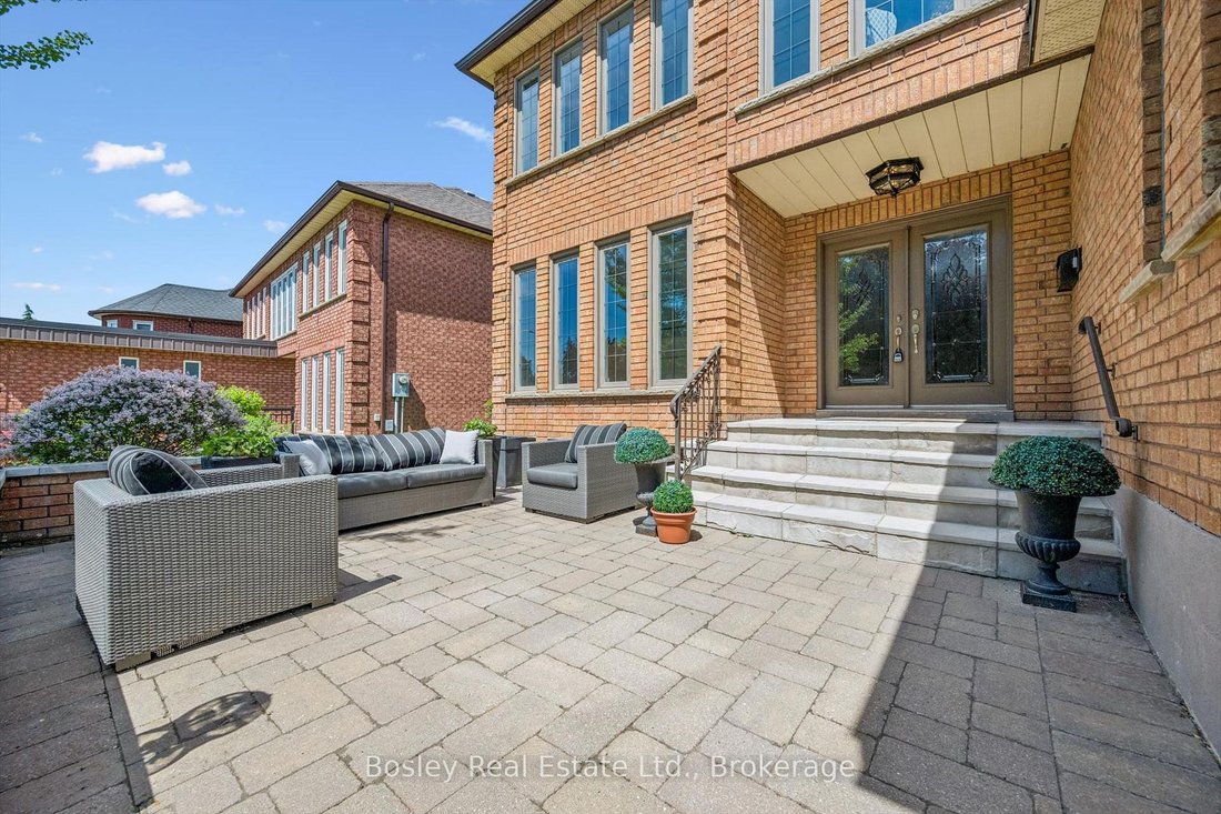 House in Mississauga, Ontario, Canada 4 - 18936240