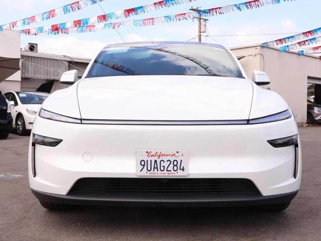 Suv in El Monte, CA, United States 2 - 18932477