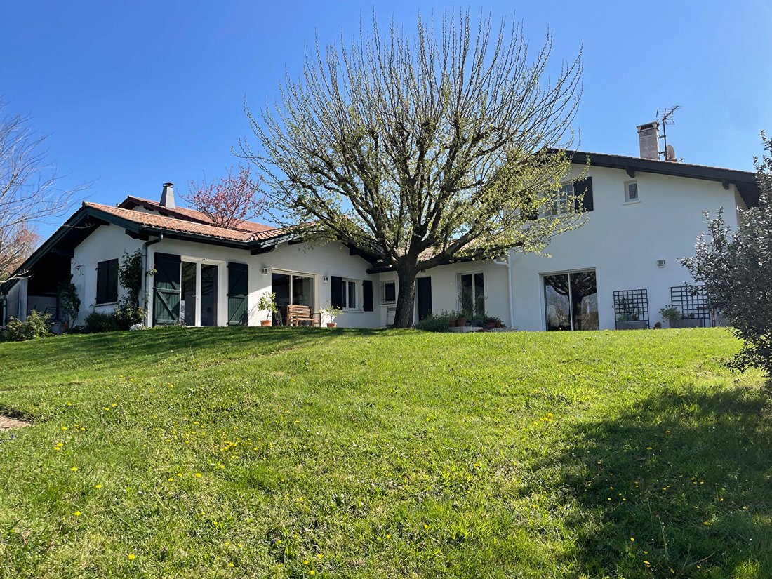 Villa in Ustaritz, Nouvelle-Aquitaine, France 1 - 18932687
