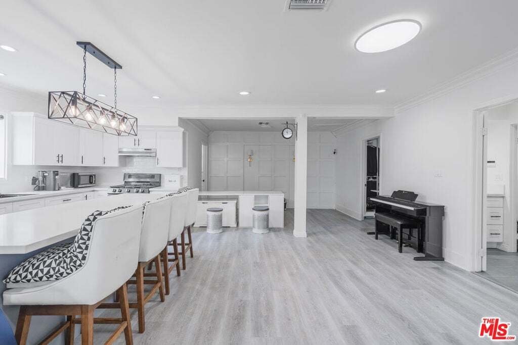 House in Los Angeles, California, United States 1 - 18933771