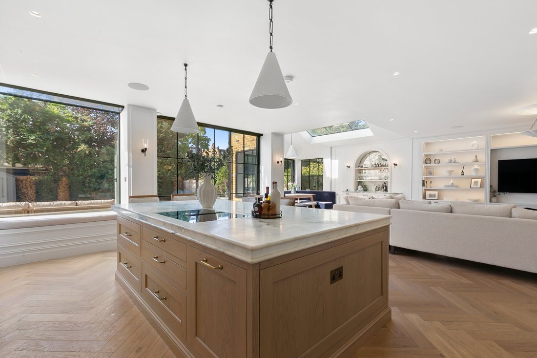 House in Castelnau, Richmond Upon Thames, England 2 - 17929791