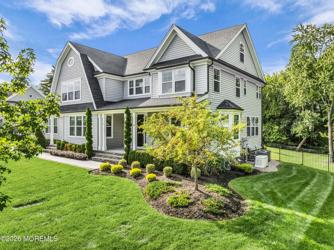House in Marlboro Township, New Jersey, United States 3 - 18933631