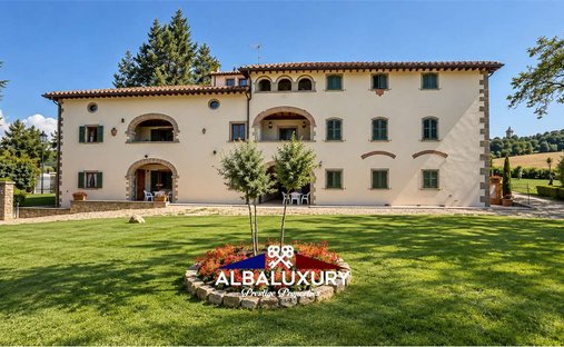 Villa in Bibbiena, Tuscany, Italy 1