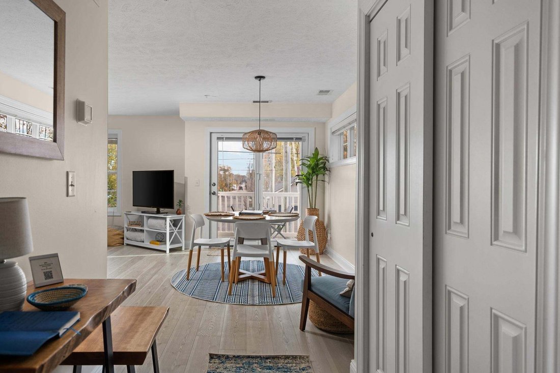 Condo in Traverse City, Michigan, United States 3 - 18935024