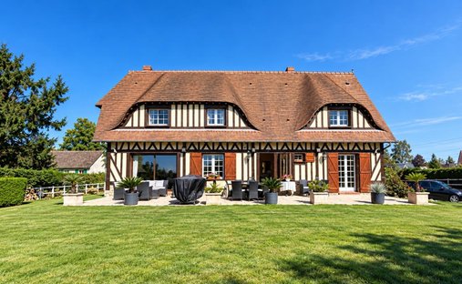 Estate in Quincampoix, Normandy, France 1
