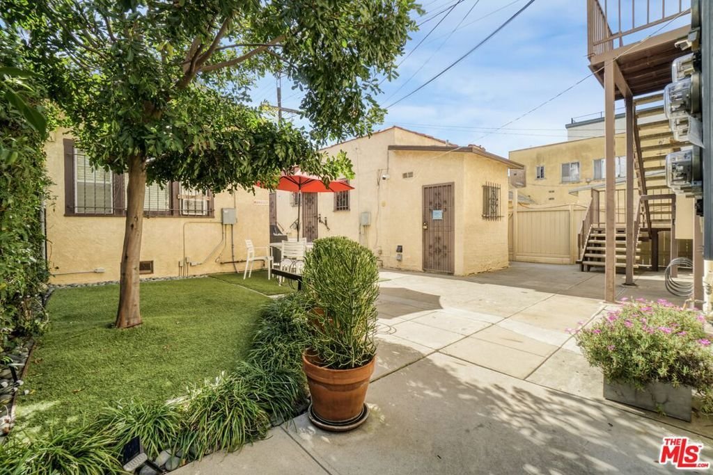 Los Angeles, California, United States 2 - 18933767