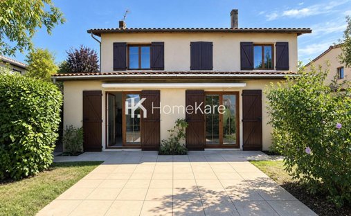House in Le Monteil-Paul Montagne, Pessac, France 1