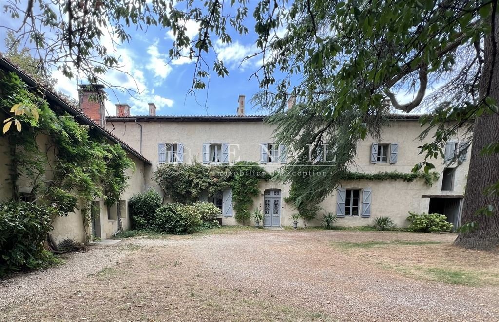 Estate in Saint Ausone-Saint Martin-Saint Gelais, Angoulême, France 1 - 18935679