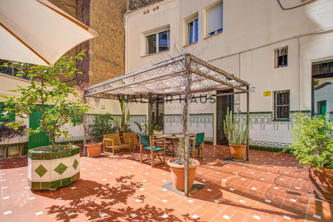 House in Ciutat Vella, Barcelona, Spain 1 - 18931938