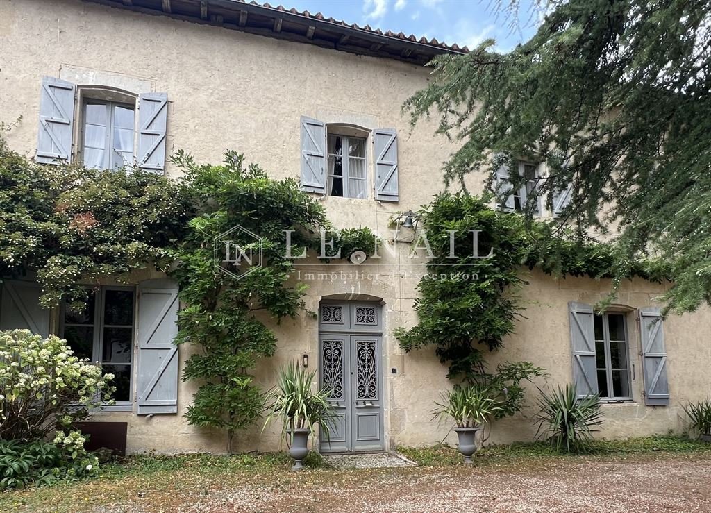 Estate in Saint Ausone-Saint Martin-Saint Gelais, Angoulême, France 2 - 18935679