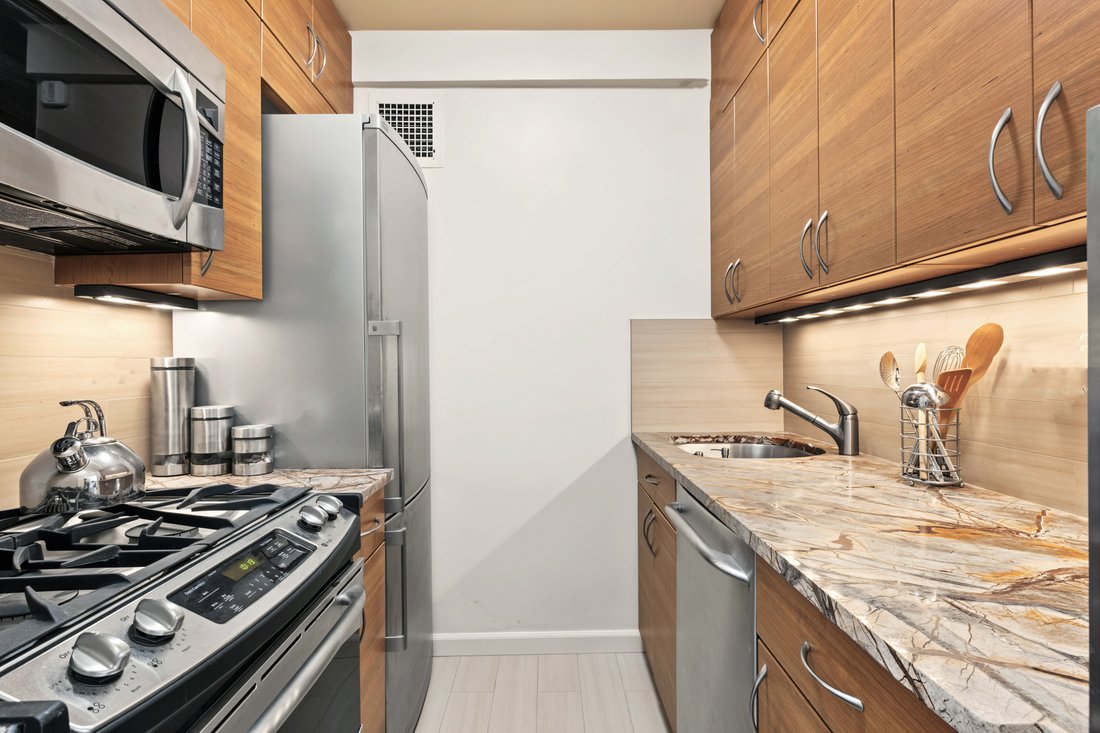 Co Op in New York, New York, United States 3 - 18934907