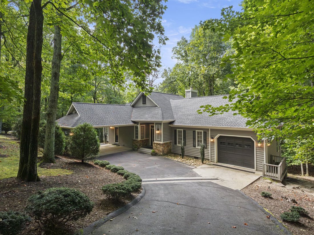 House in Laurel Park, North Carolina, United States 1 - 18936278