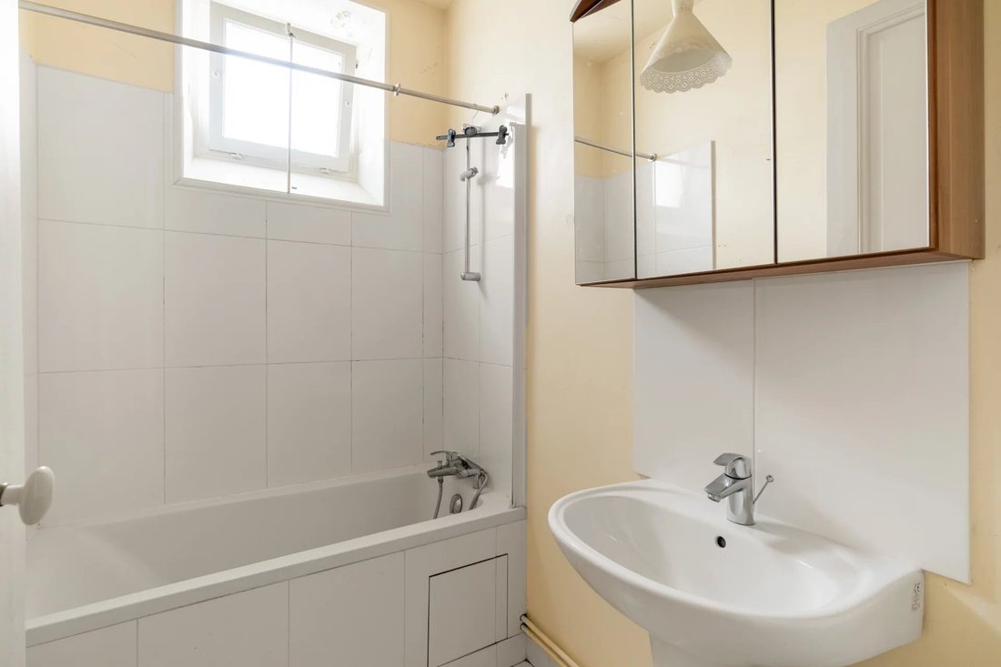 Apartment in Saint Lambert, Paris 15e Arrondissement, Paris 4 - 18932039
