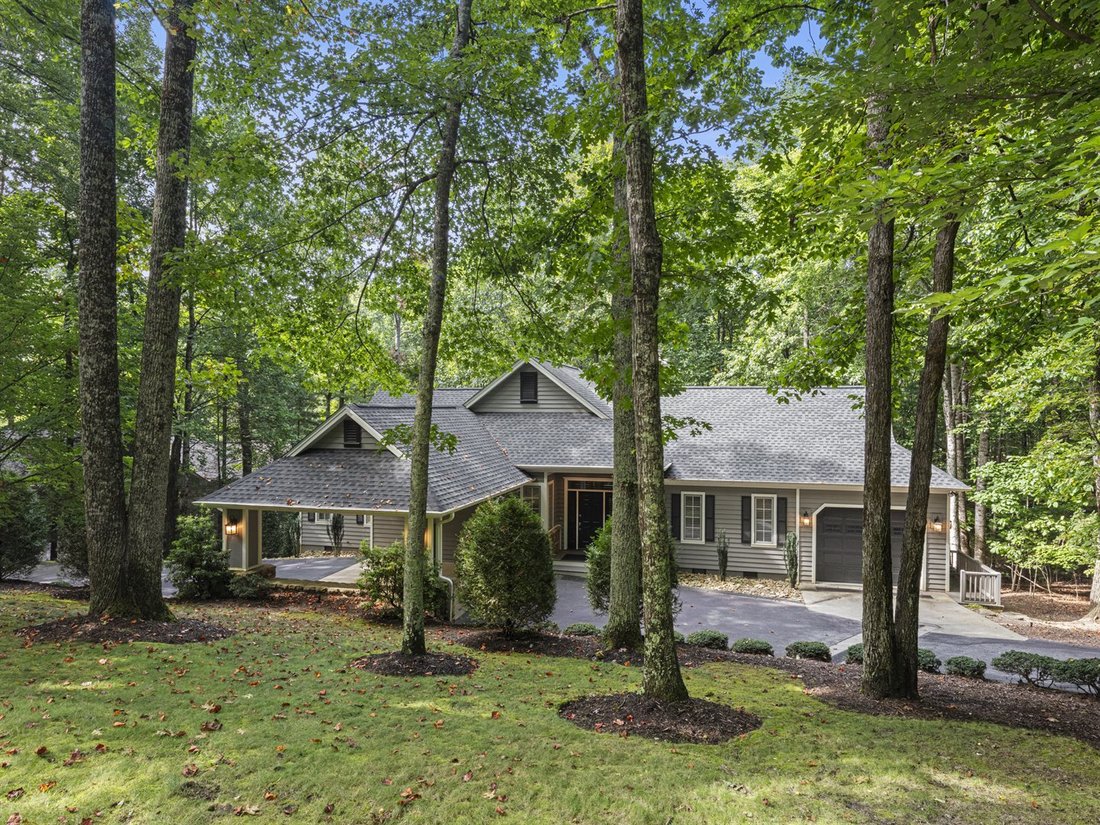 House in Laurel Park, North Carolina, United States 2 - 18936278