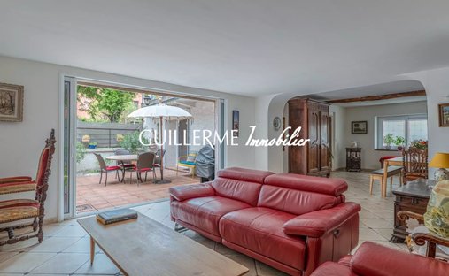 House in Dardilly, Auvergne-Rhône-Alpes, France 1