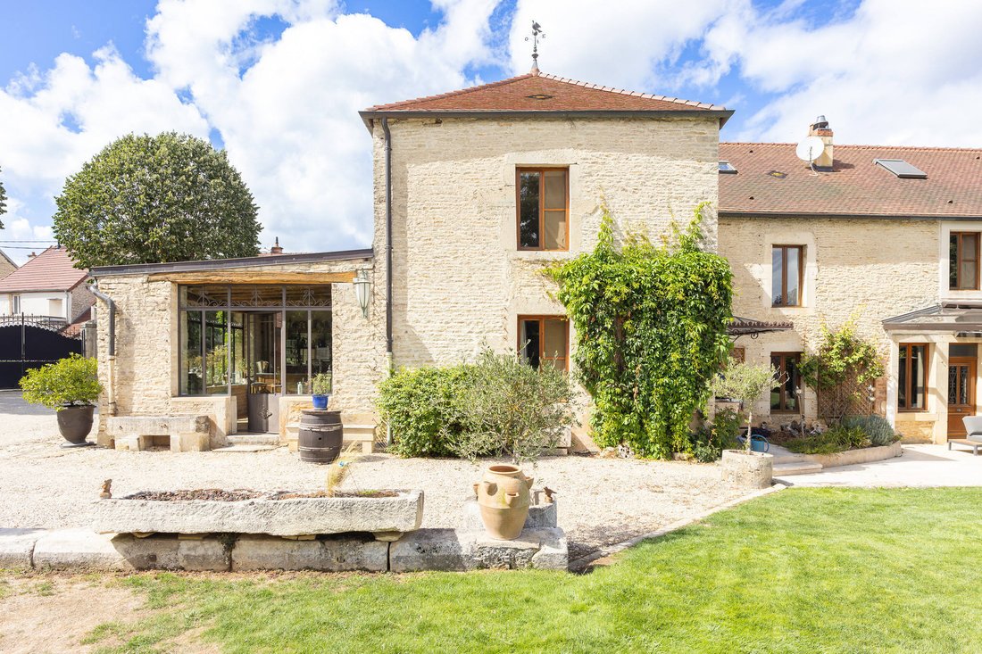 House in Villecomte, Bourgogne – Franche-Comté, France 2 - 18935363
