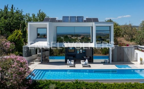 Villa in Loule (Sao Clemente), Algarve, Portugal 1
