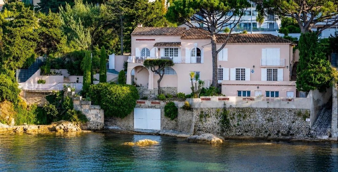 Villa in Gassin, Provence-Alpes-Côte d'Azur, France 1 - 18934784