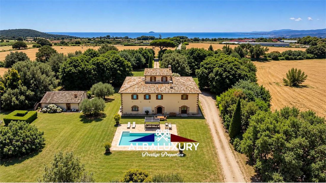 Villa in San Lorenzo Nuovo, Lazio, Italy 2 - 15543318