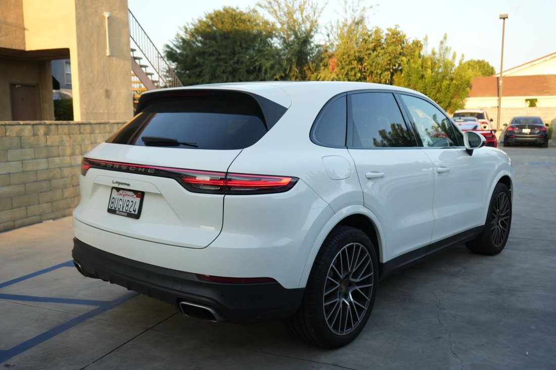 Suv in San Gabriel, CA, United States 3 - 18932325